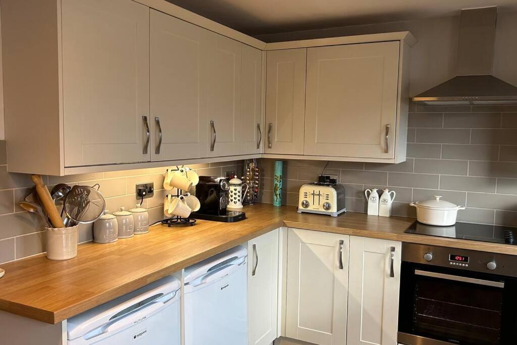 Cosy 2 Bed, Home From Home Haddenham  Bagian luar foto
