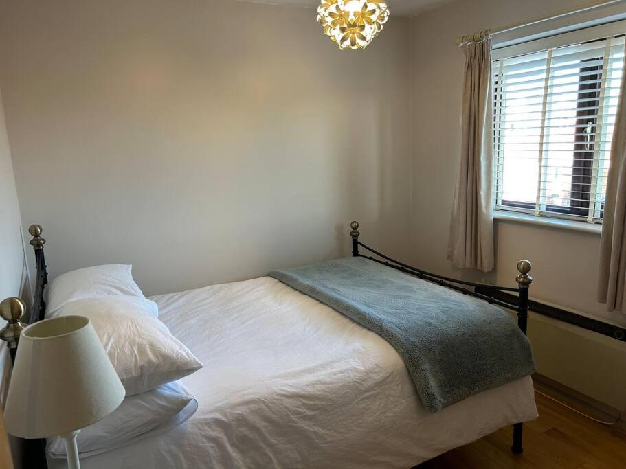 Cosy 2 Bed, Home From Home Haddenham  Bagian luar foto