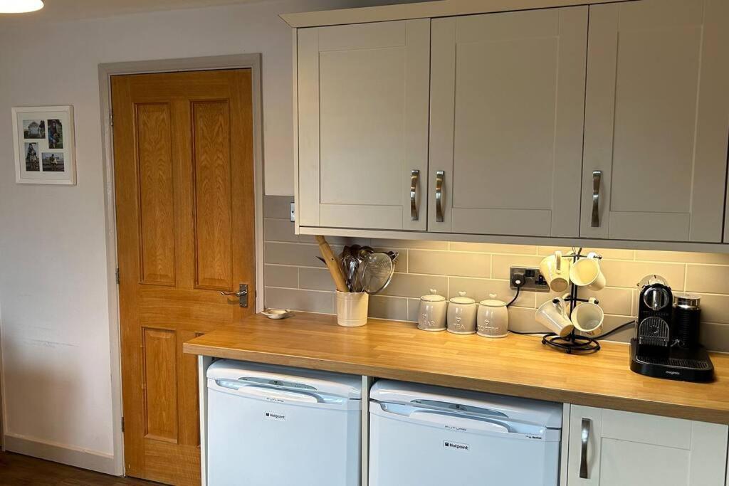 Cosy 2 Bed, Home From Home Haddenham  Bagian luar foto