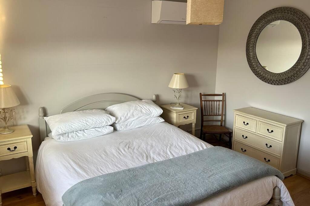 Cosy 2 Bed, Home From Home Haddenham  Bagian luar foto