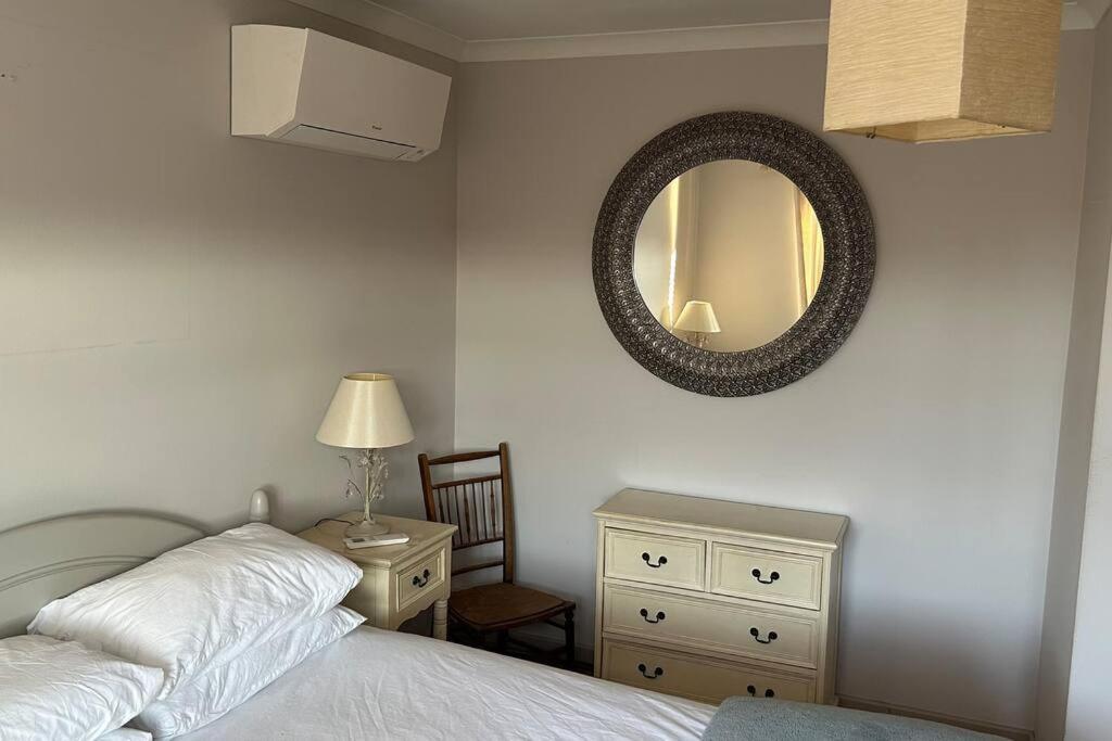 Cosy 2 Bed, Home From Home Haddenham  Bagian luar foto