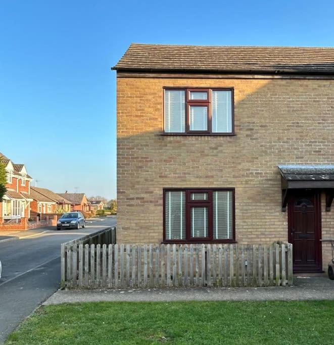 Cosy 2 Bed, Home From Home Haddenham  Bagian luar foto